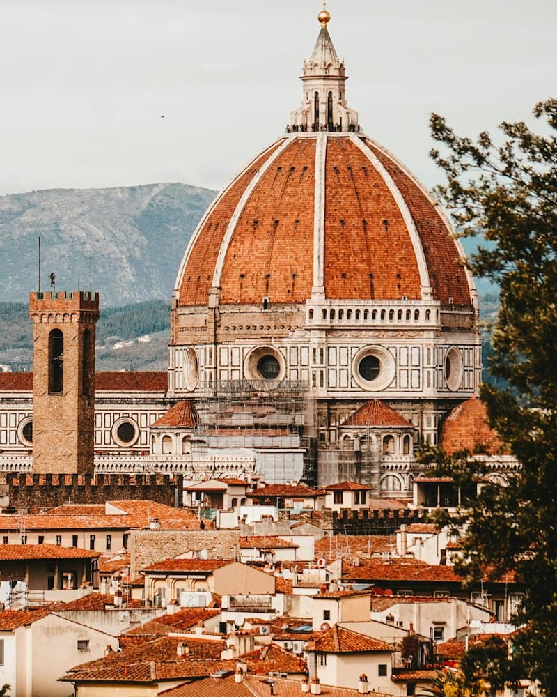 Floransa'da Santa Maria del Fiore katedrali ve şehir çatıları